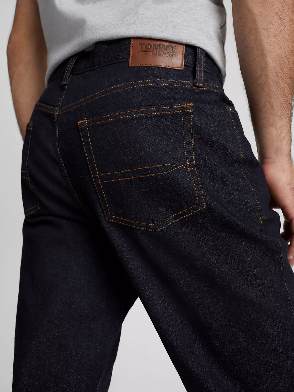 Tommy Jeans Clean Rinse Straight Jean