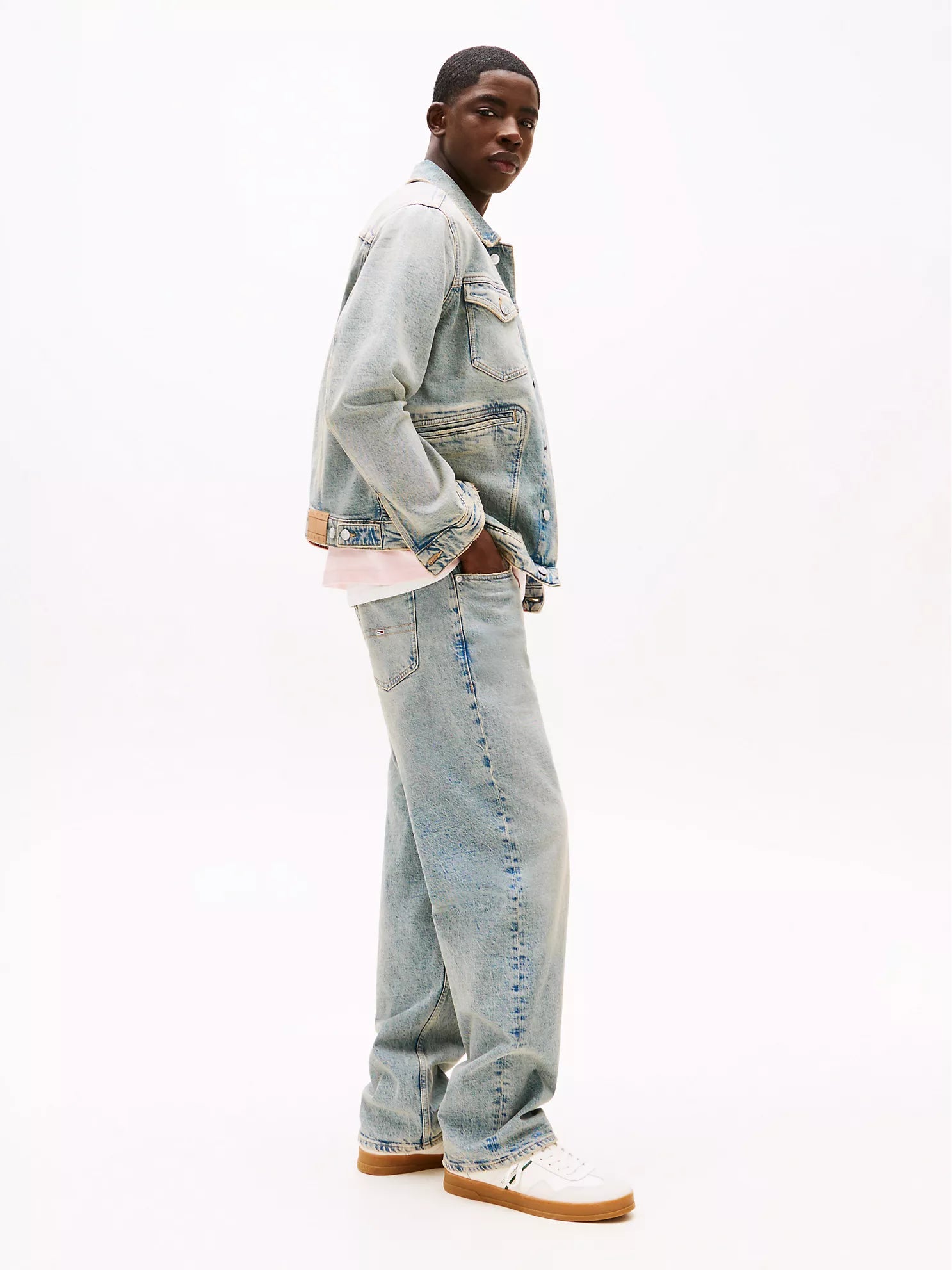 Tommy Jeans Loose-Straight Jean