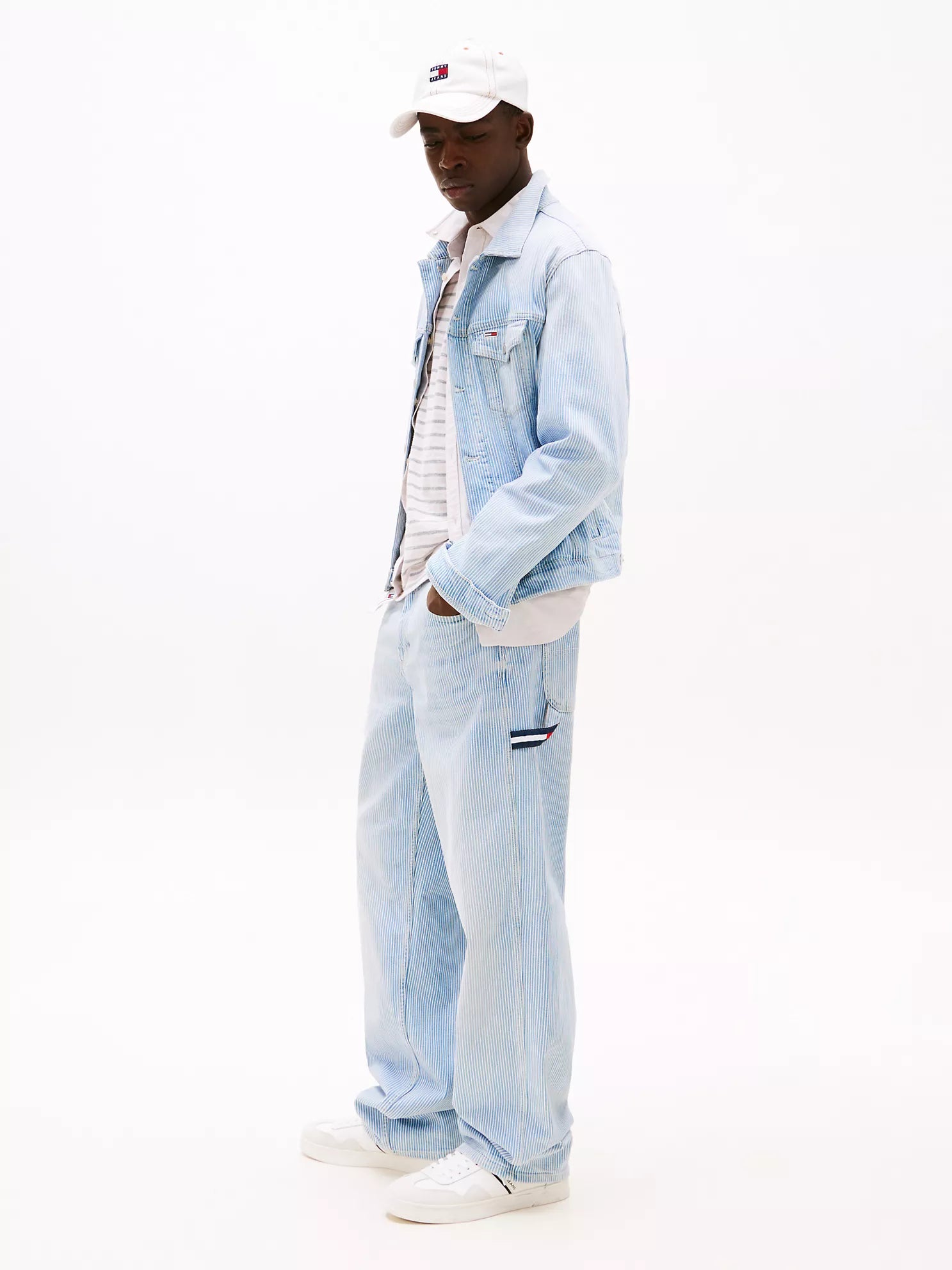 Tommy Jeans Loose-Straight Jean