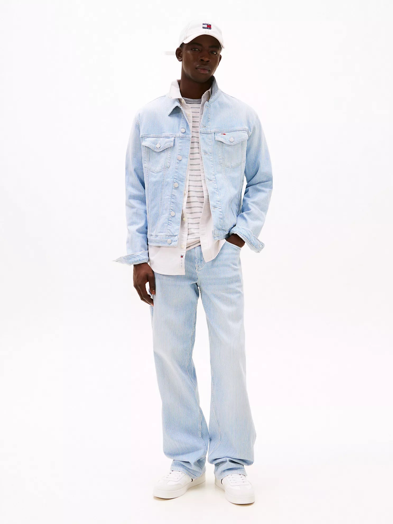 Tommy Jeans Loose-Straight Jean