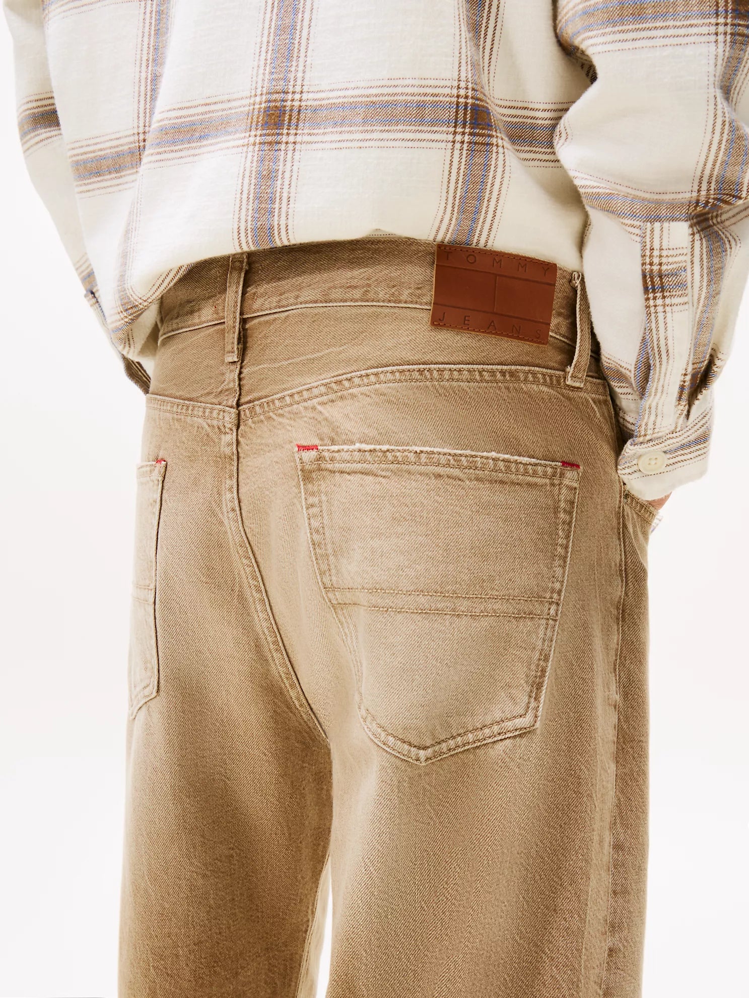 Tommy Jeans High-Rise Straight Leg Jean