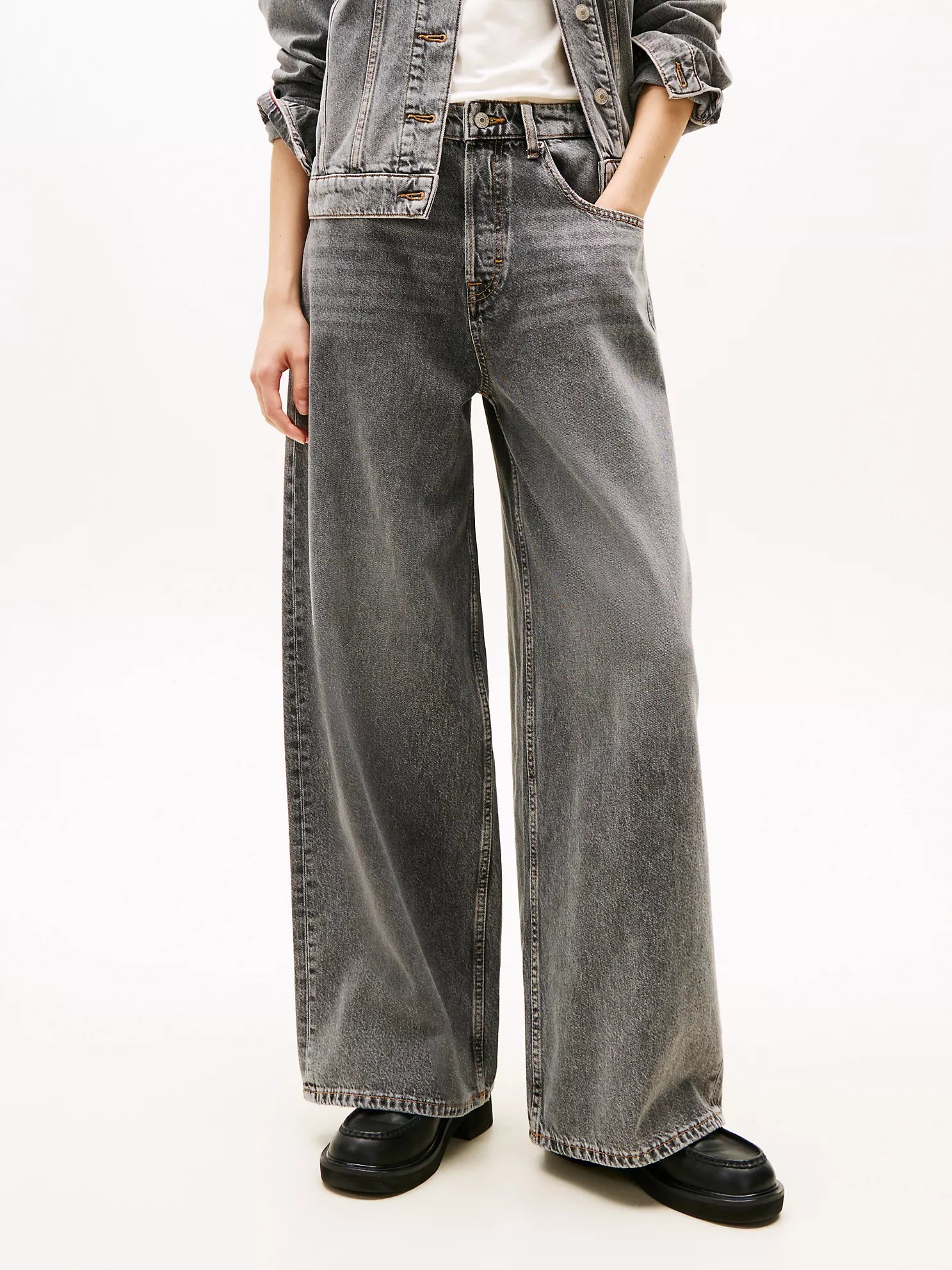 TOMMY HILFIGER Tommy Jeans Mid-Rise Loose Wide Leg Jean