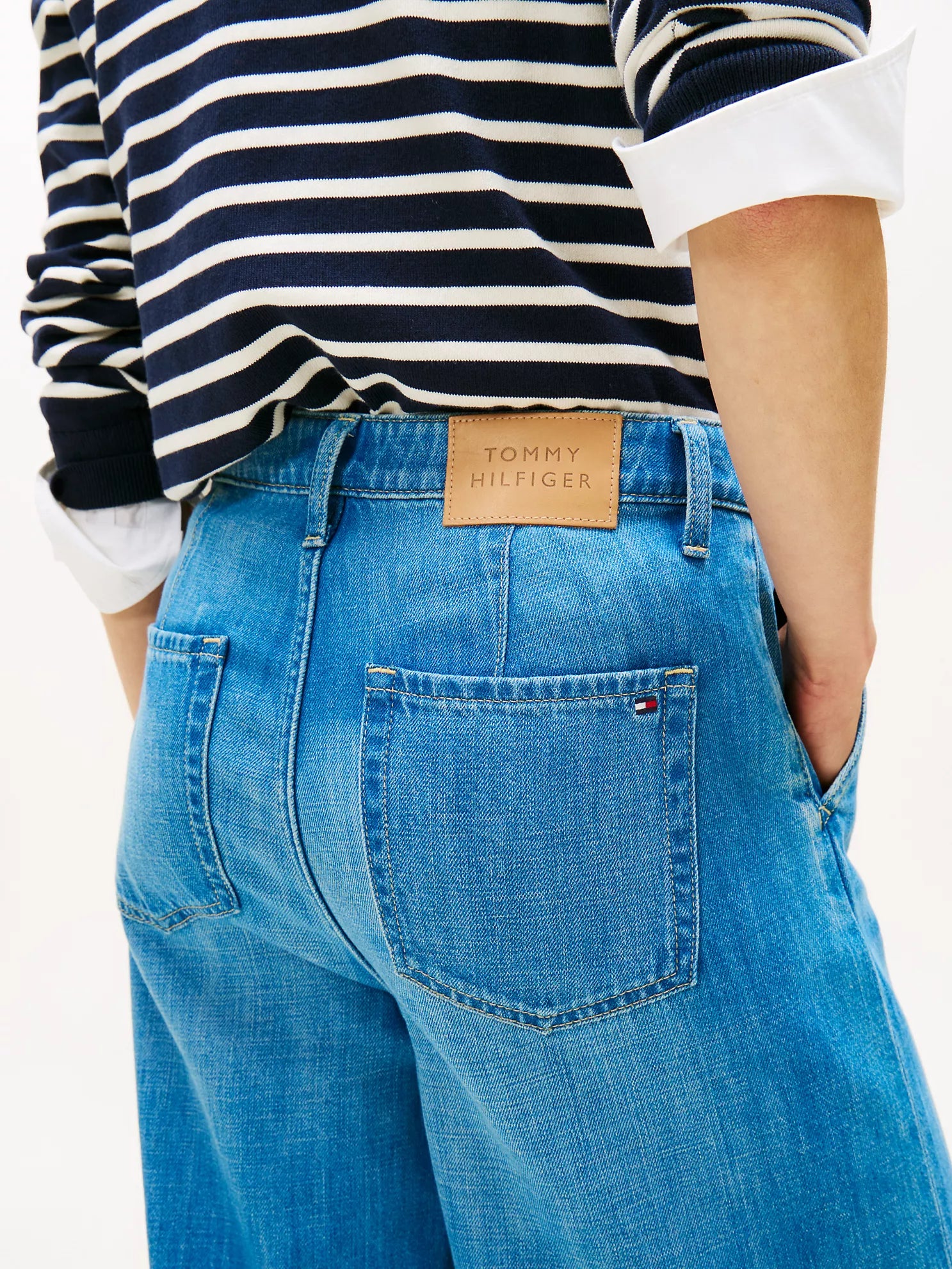 TOMMY HILFIGER High-Rise Belted Wide Leg Jean