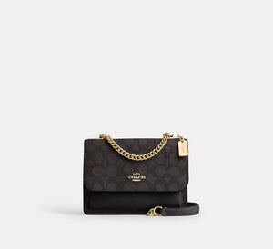 حقيبة COACH Mini Klare Crossbody مصنوعة من القماش المميز